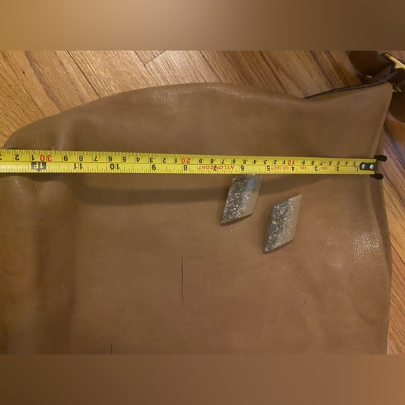 COACH Soft LEATHER CARRIE TOTE HANDBAG, BROWN, USED. - Picture 3 of 13